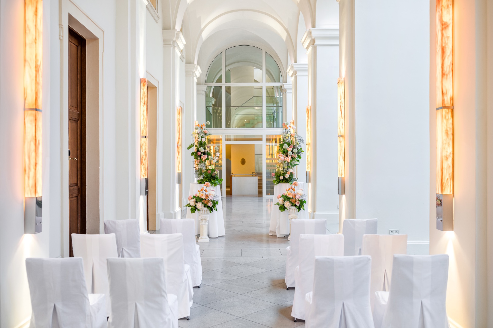 Monastery Lounge - obřad je zde